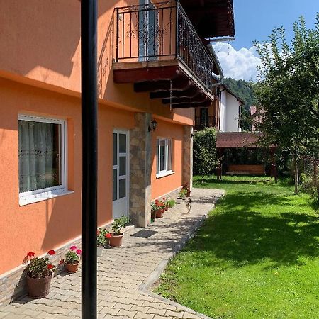 Casuta cu Flori Villa Moieciu de Jos Exterior foto